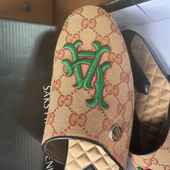 New Gucci Original GG Canvas MLB Slipper with LA Angels logo patch - Authentic! main image 5